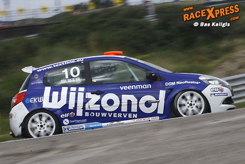 Addie van de Ven wint race 2 Clio